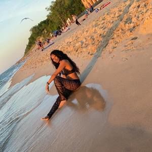 Meet your Posher, Queenly